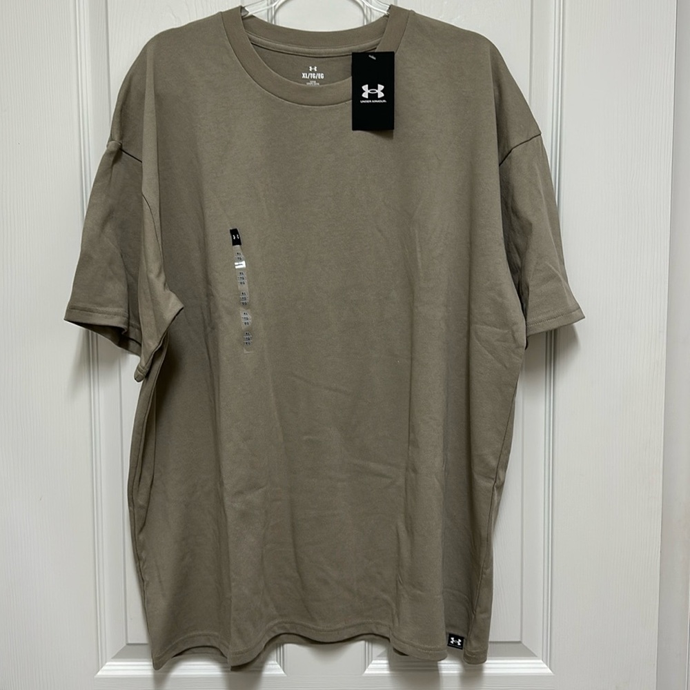 NWT Men’s Under Armour Loose Shirt
